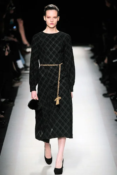 Look 15